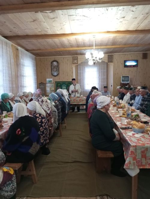 Югары Ындырчы авылында узган ифтар ашында олылар да, яшьләр дә катнашты