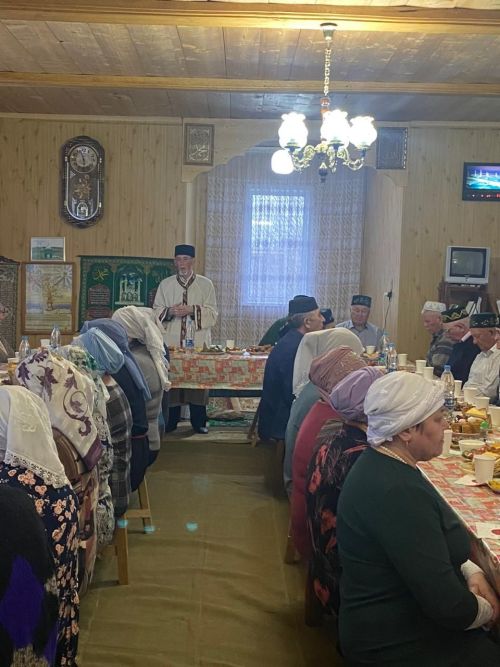 Югары Ындырчы авылында узган ифтар ашында олылар да, яшьләр дә катнашты