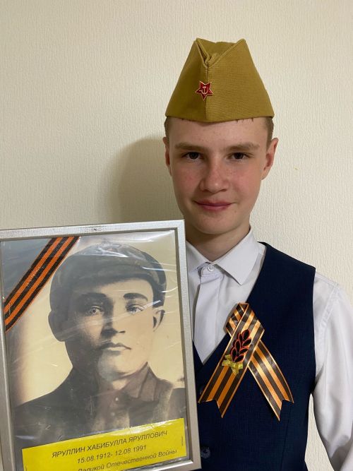 17 июля 1942 года началось наступление врагов в город Сталинград и прадедушка ушел на фронт