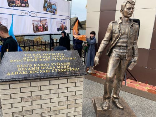 Студенты Апастовского аграрного колледжа приняли участие в  открытии сквера «Стройотрядовцев» в  Буинске