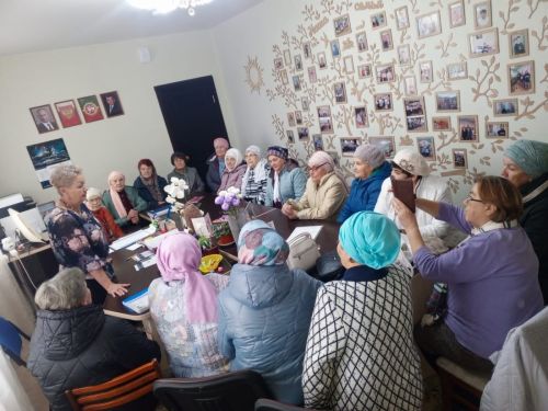 Апастовские серебряные волонтёры посетили Нурлатский детдом «ДОБРЫЙ ДОМ»