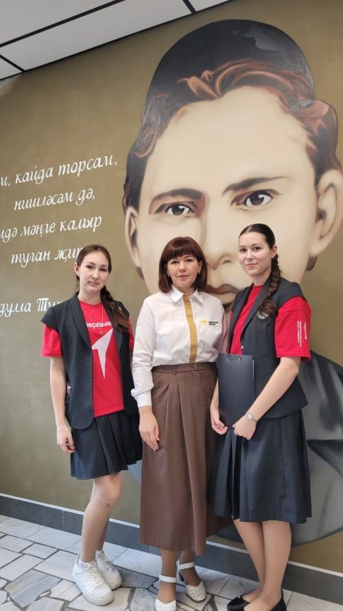 В Апастовской школе прошел рейд «Сохраним школьный учебник», приуроченный ко Всемирному дню школьных библиотек