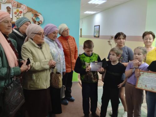 Апастовские серебряные волонтёры посетили Нурлатский детдом «ДОБРЫЙ ДОМ»