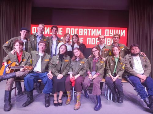 Театральный коллектив Апастовского аграрного колледжа  «Стройотрядовцы» представил спектакль «Все Мы…»