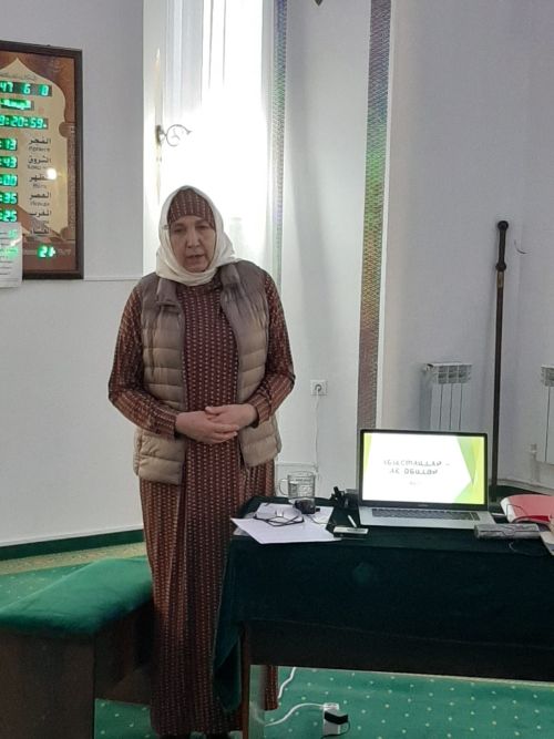 Апас “Җәмигъ” мәчетендә “Әниемнең җылы кочагы” дип исемләнгән кичә узды