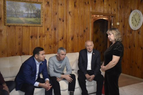 “Батыр Ил сакчысы үстерүегез өчен рәхмәт”
