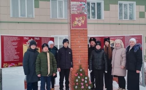 «Память поколений: Учащиеся Давликеевской школы почтили героев»