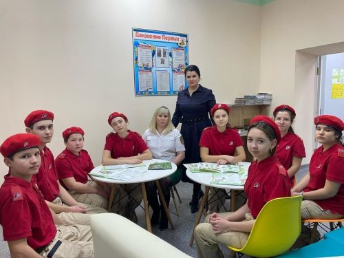 Специалист природного заказника «Зея буйлары» Алия Ильина побывала в Среднебалтаевской школе