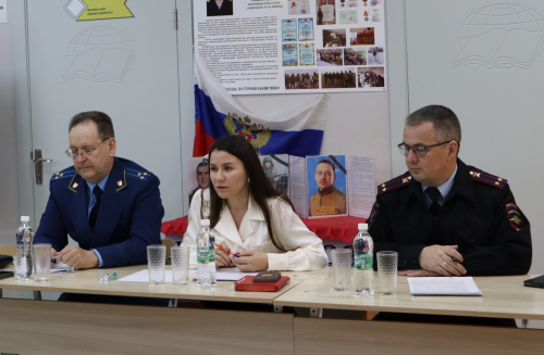 Табар Черкене мәктәбендә балигъ булмаган балалар эше һәм аларны яклау комиссиясенең киңәйтелгән утырышы узды