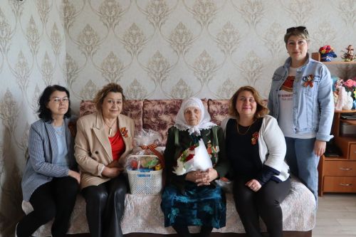 Районыбыз өлкәннәре якташыбыз, Апас районында туып-үскән шәхси эшмәкәр Ленар Яруллинның күчтәнәчләрен алдылар
