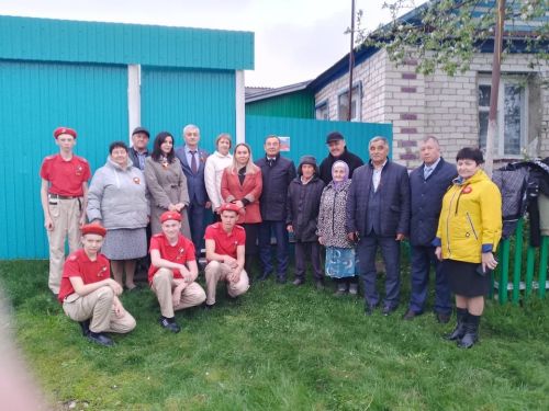 Олы Бакырчы авылының батыр уллары хөрмәтенә хәтер такталары куелды