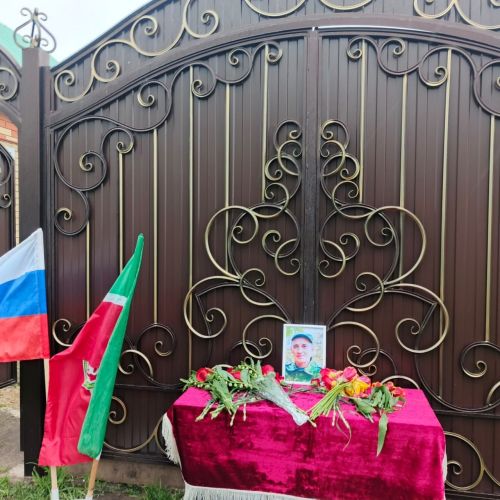 Дәүләкинең батыр егете Ленар Шәриповның исеме мәңгеләштерелде