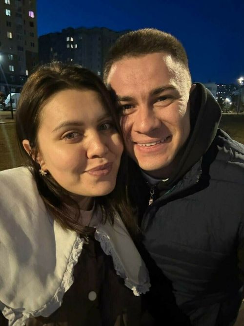 Уфа блогеры Рөстәм Нәбиев хатыны белән улын ничек каршы алган?