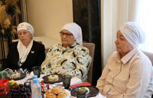 Апаста Лилия Зәйнуллина гаиләсе райондашлар өчен Корбан ашы уздырды