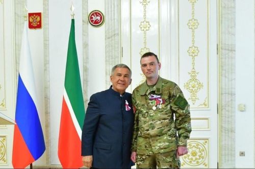 На его надежные плечи всегда можно опереться