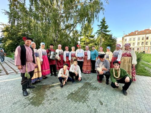 Поздравляем ансамбль «Рябинушка» из села Бишево с присвоением звания «Народного»!