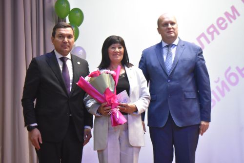 Нургалеева Роза Фахриевна удостоена нагрудного знака Министерства образования Российской Федерации «За верность профессии»