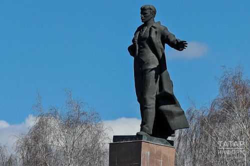 Не ценная личность? Как эксперт «отменил» Мулланура Вахитова и вызвал резонанс в Казани