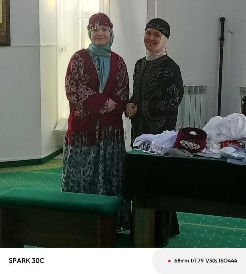 Апаста абыстайлар җыены узды