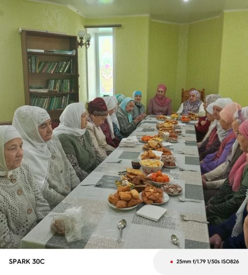 Апаста абыстайлар җыены узды