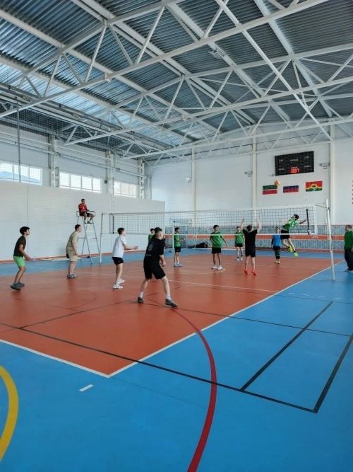 В универсальном спортивном зале «Апас» прошел Открытый новогодний турнир  «Спортивной школы» по волейболу среди юношей