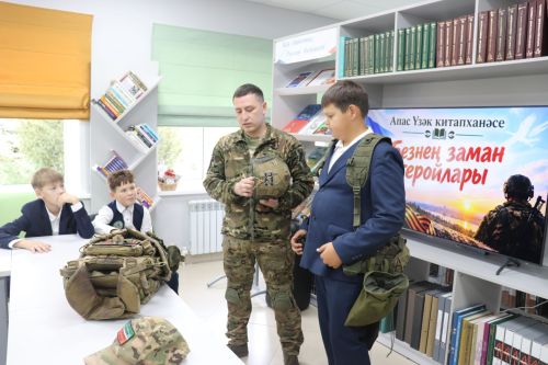 Апас үзәк китапханәсендә “Безнең заман геройлары” дип исемләнгән чара узды