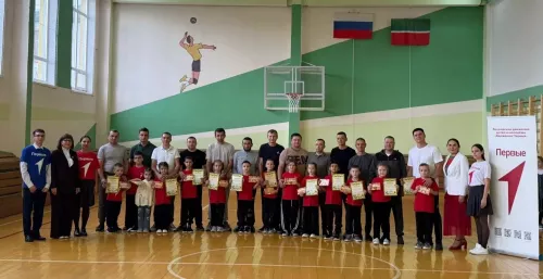 В Апастовской школе прошел спортивный праздник ко Дню отца