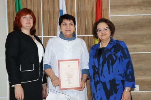 Районның ак халатлы һөнәр ияләренең хезмәте Татарстан Республикасы Сәламәтлек саклау министрлыгы тарафыннан бәяләнде