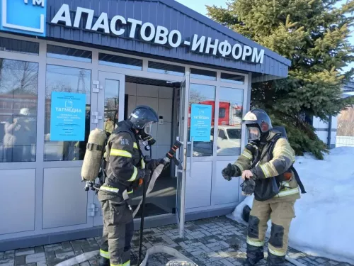 В здании «Апастово-информ» прошли пожарно-тактические учения