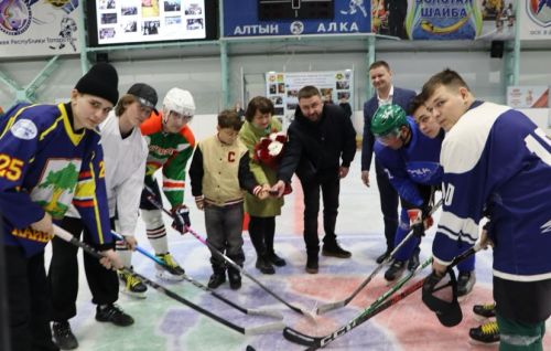 Апас бозында Арамис Зәйниев истәлегенә районара хоккей турниры уза