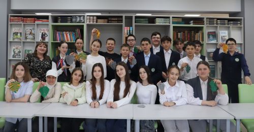 Плетем красоту: мастер-класс в Апастовской библиотеке