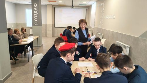 В Молодёжном центре «Яшьлек» прошел патриотическое мероприятие «А ну-ка, парни!»