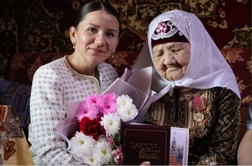 Колчыкта яшәүче Бибисара әби Миңнебаевага 102 яшь тулды