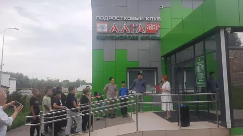 В подростковом клубе «Алга» прошла акция-реквием в память о детях — жертвах войн