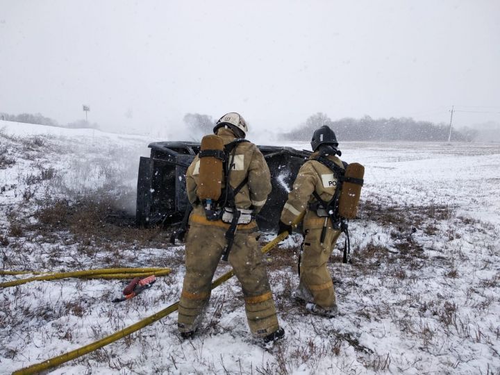 В Буинском районе на трассе сгорел автомобиль