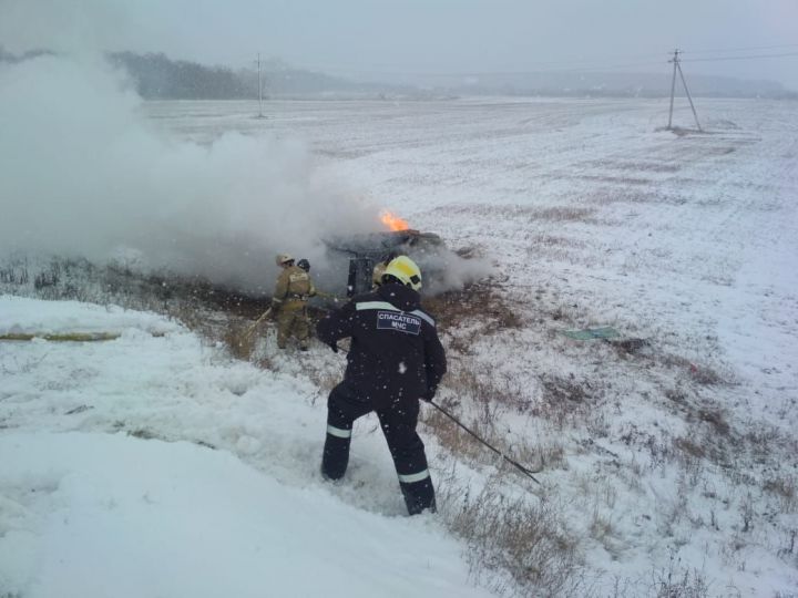 В Буинском районе на трассе сгорел автомобиль