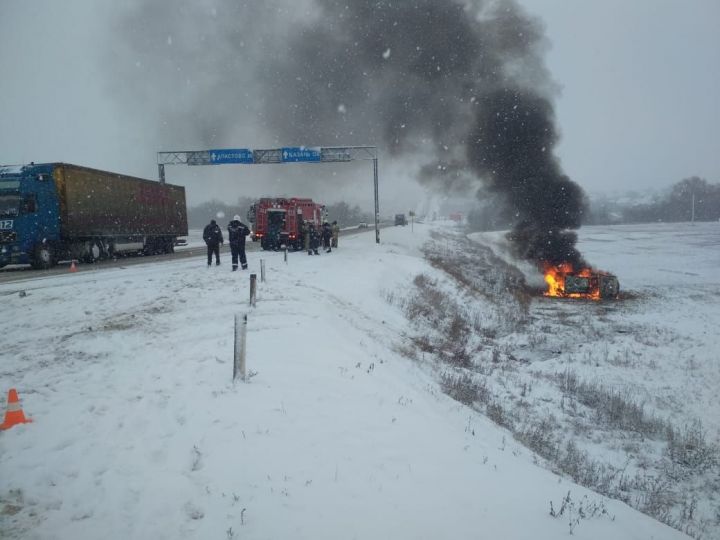 В Буинском районе на трассе сгорел автомобиль