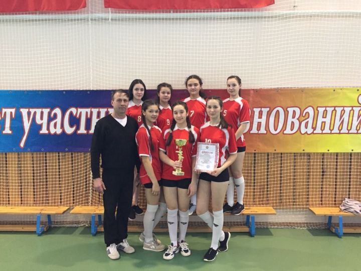Волейбольная команда девочек одержала победу