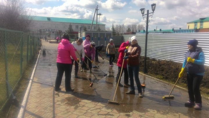 Апас хезмәт коллективлары бүген чисталык өмәләрендә катнашты