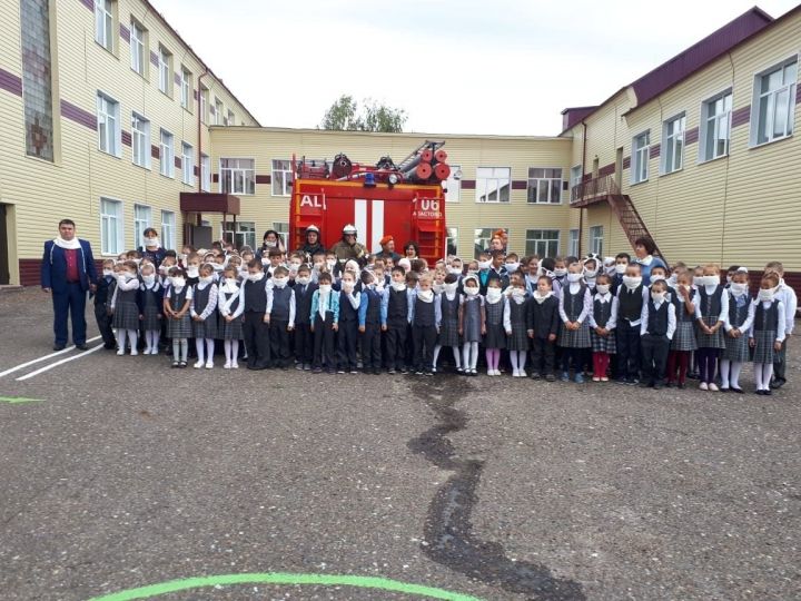 В Апастовской школе пожарная тревога