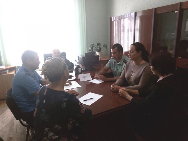 В Апастовском муниципальном районе  проведен единый прием граждан по вопросам взыскания алиментов
