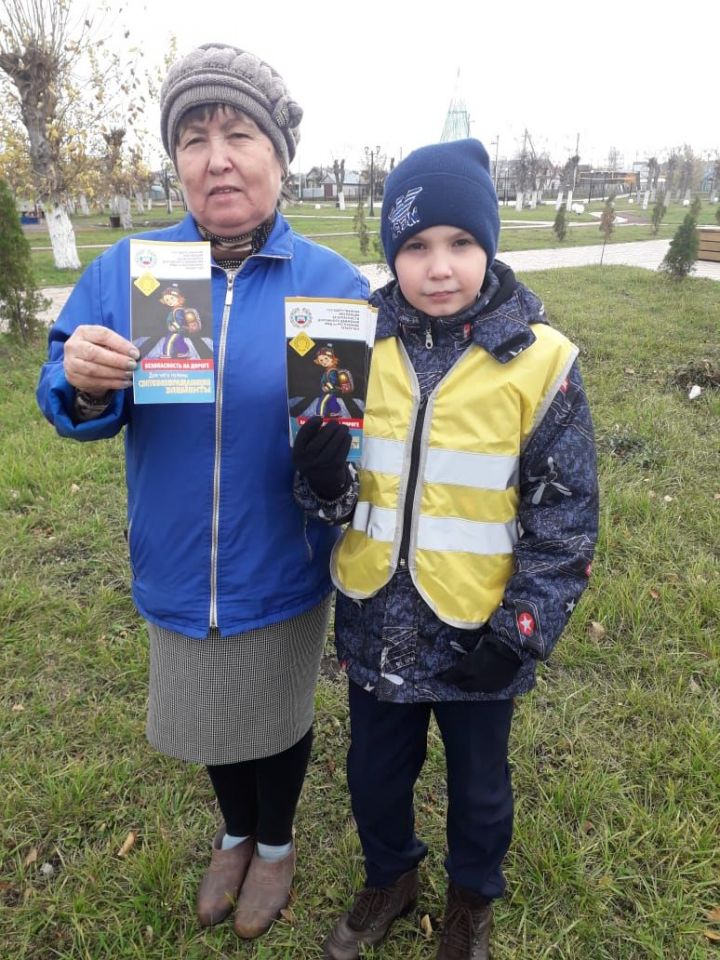 В Апастово прошла акция "Сделай себя заметным"