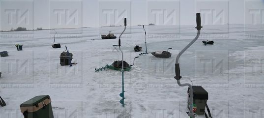В Ульяновской области оторвалась льдина с 67 рыбаками