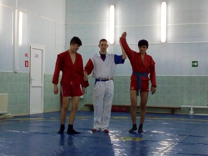 В Апастово прошли соревнования по самбо