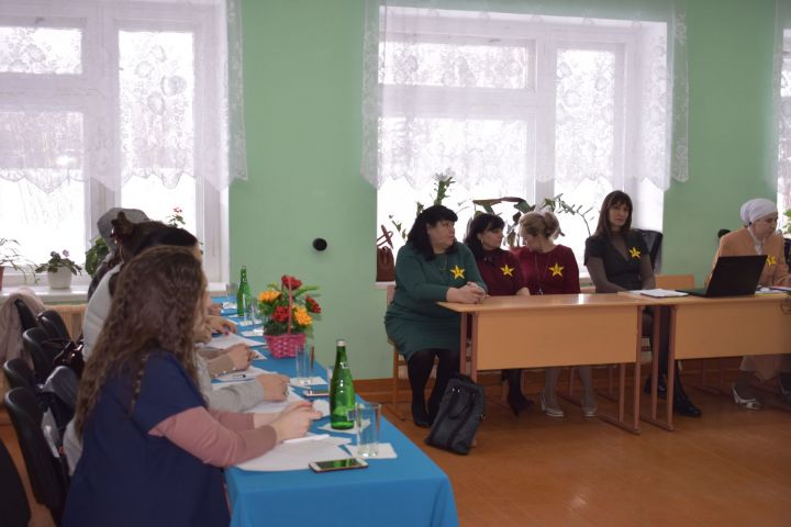 Апастовские учителя сразились в конкурсе профессионального мастерства «Воспитать человека»