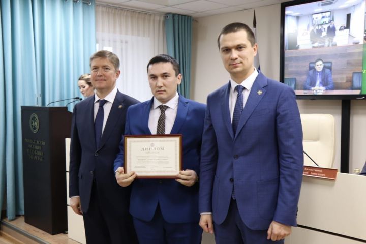 Юрист аппарата Совета Апастовского района победил в конкурсе «Лучший по профессии»