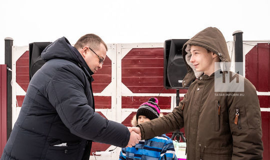 Спасший братьев на пожаре 14-летний Иван Павлинов получил новый дом
