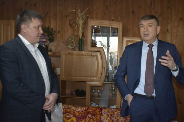 Семья министра по делам гражданской обороны и чрезвычайным ситуациям Республики Татарстан Рафиса Хабибуллина вновь протянула руку помощи