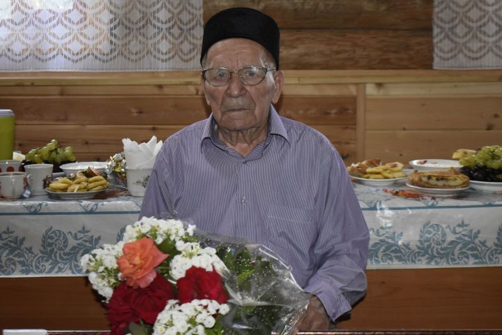 Салим ага Гараев отметил 90-летний юбилей