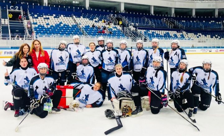 Женская команда по хоккею «Форвард» сыграет на льду Апастово